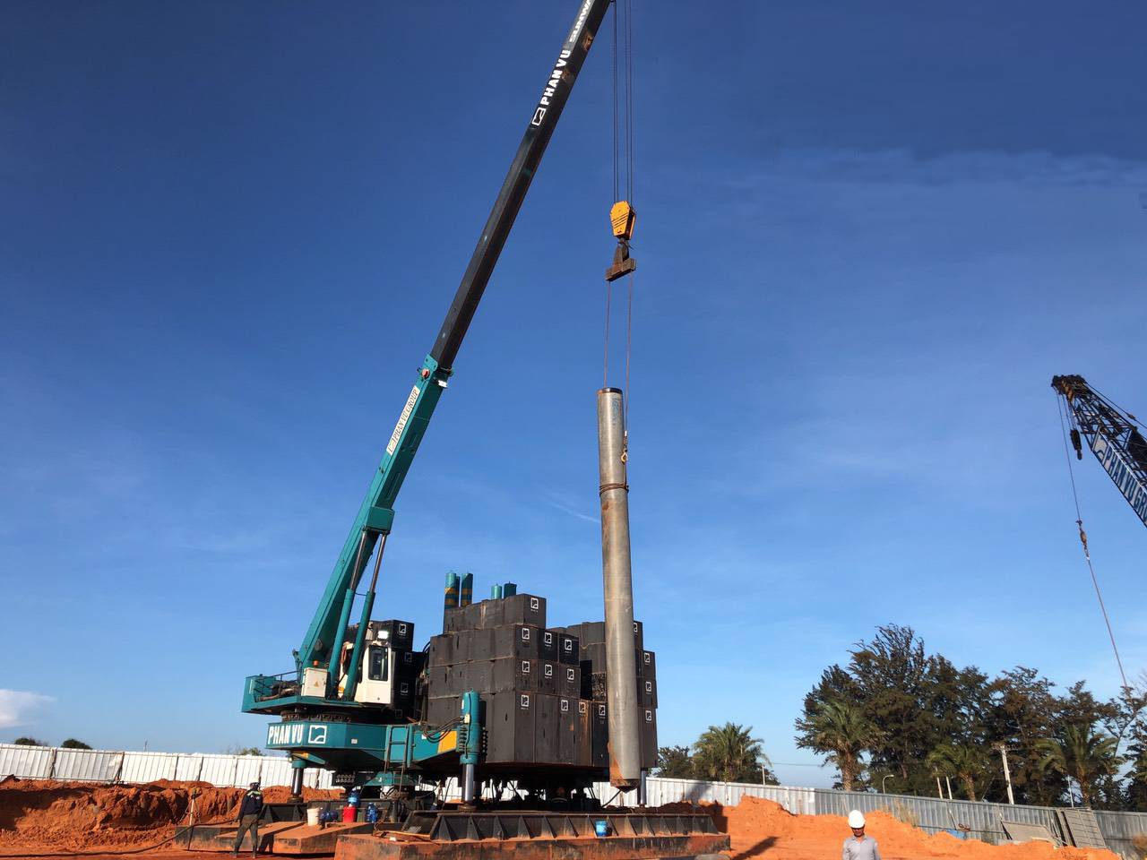 Thi công đóng, ép cọc - Phan Vũ - Nhà thầu nền móng & bê tông đúc sẵn lắp ghép