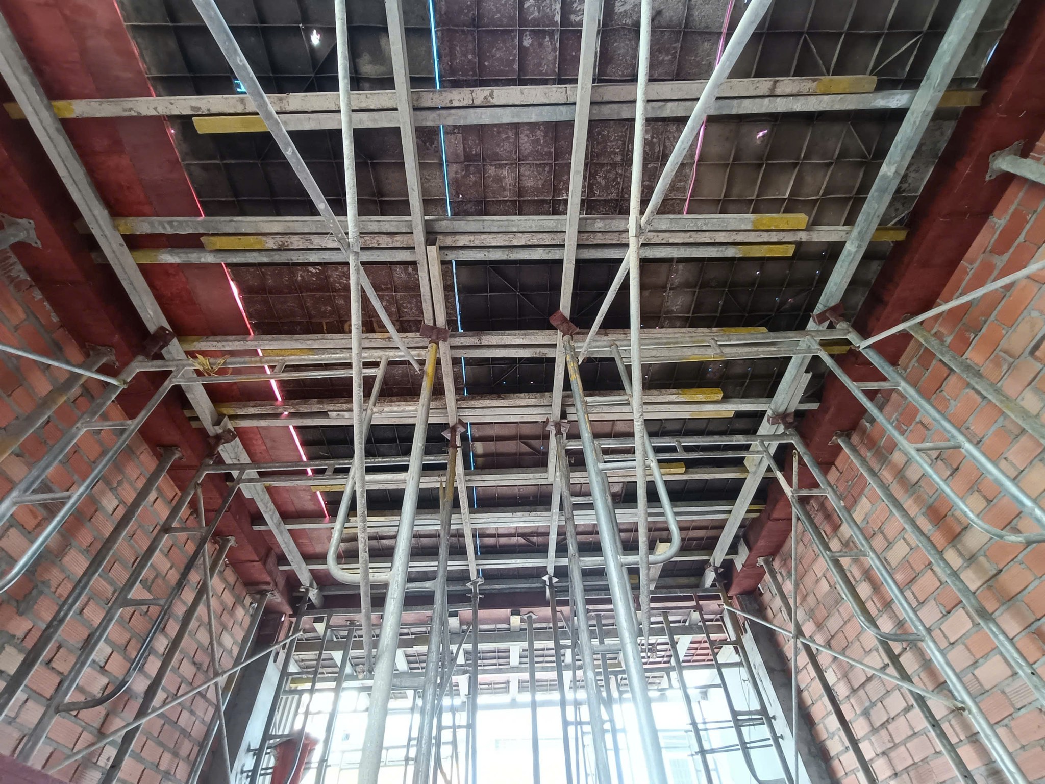 Xây nhà phần thô và những điều chủ nhà cần lưu ý khi thi công?