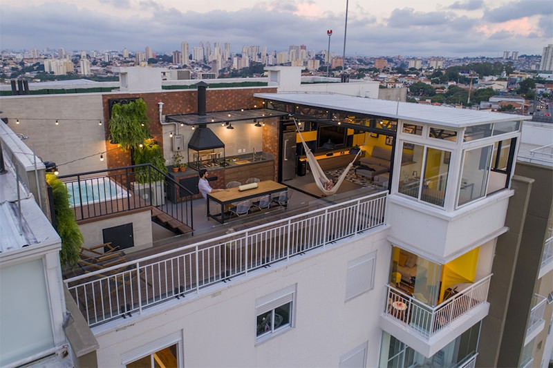 Ngôi nhà khiến vạn người mê bởi sở hữu "tổ hợp ăn chơi" cực chất ngay trên sân thượng